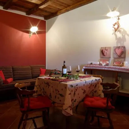 Tre Colline In Langa בית חווה *