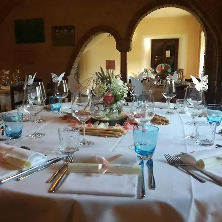 בית חווה Tre Colline In Langa